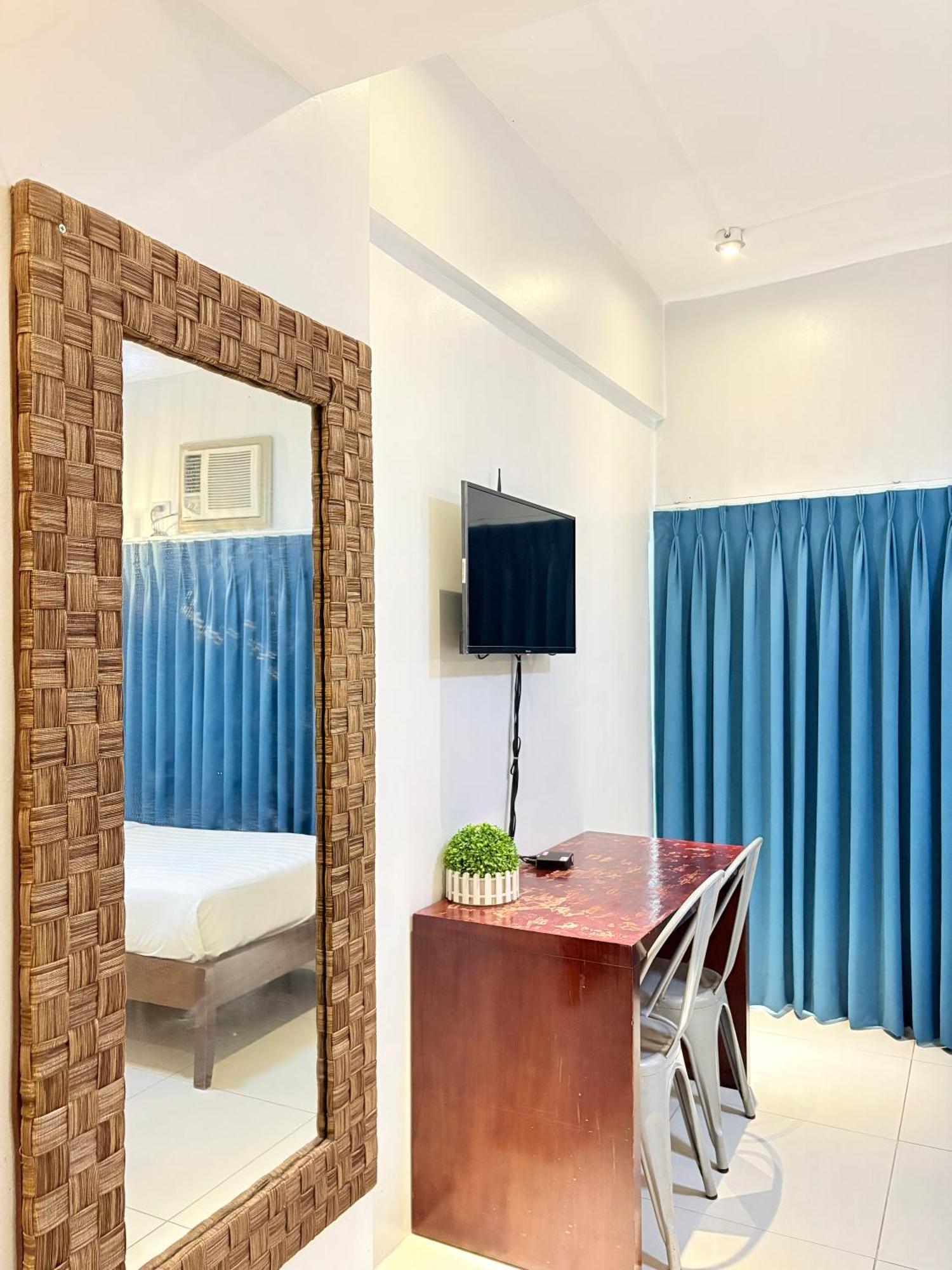 Pacific Park Hotel Quezon City Extérieur photo