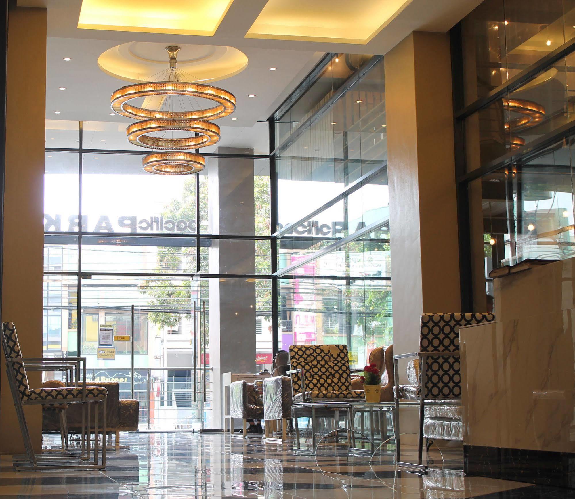 Pacific Park Hotel Quezon City Extérieur photo